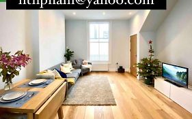 2Bdr Modern Apartment In Hammersmith West London